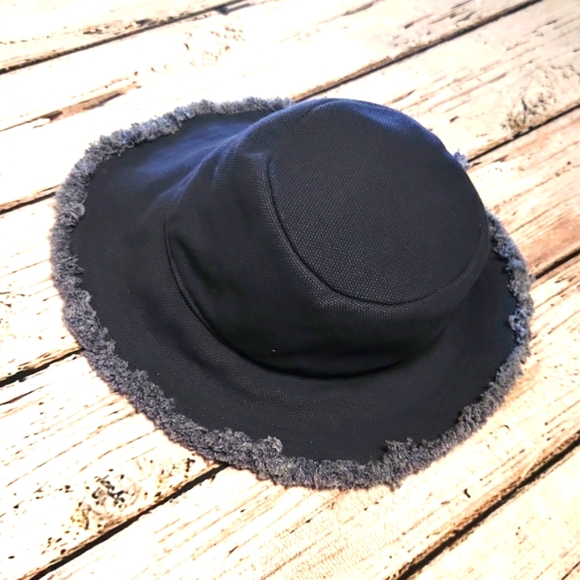 NWOT Madewell Denim Canvas Fringe Bucket Hat Medium Large - Picture 1 of 8